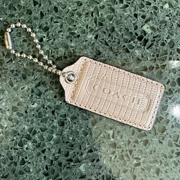Coach 2 1/2" Leather Key Tag Fob Hang Tag Croc Embossed - Picture 1 of 2